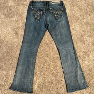 Woman’s Rock Revival Jeans 28x30